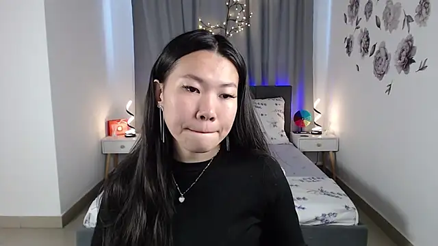 LunaPurrr online show from 09.12.25