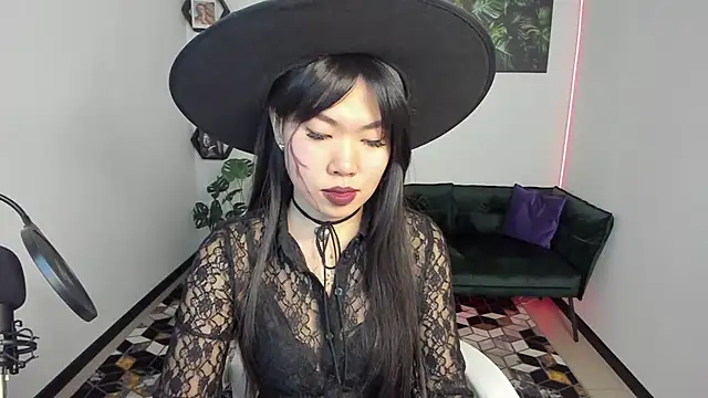 LunaPurrr online show from 10.28.25