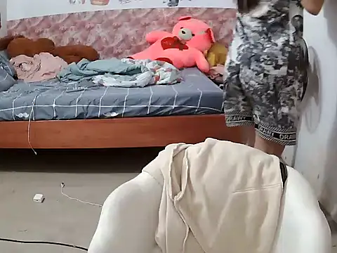 Snapshot of Linda-24 chatting on 10.23.25 Linda-24 online show from 10.23.25