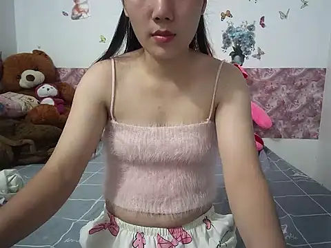 Snapshot of Linda-24 chatting on 11.01.25 Linda-24 online show from 11.01.25