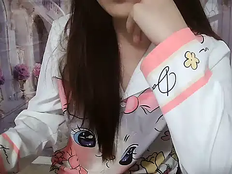 Snapshot of Linda-24 chatting on 11.26.25 Linda-24 online show from 11.26.25