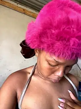 Snapshot of BaddestAss22 chatting on 10.08.25 BaddestAss22 online show from 10.08.25