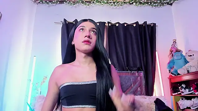 Snapshot of KristallSwan chatting on 03.25.26 KristallSwan online show from 03.25.26