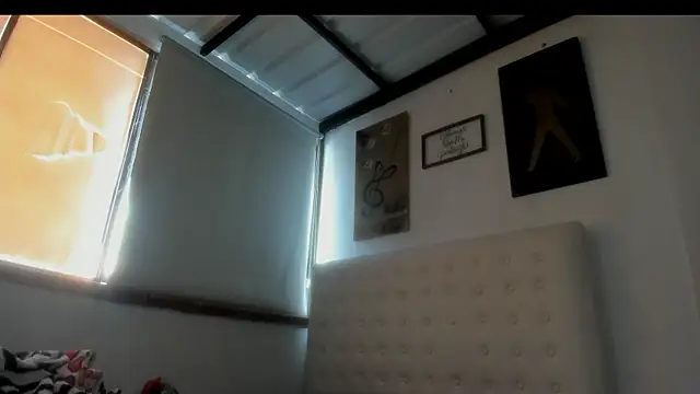 Snapshot of Roxannelorence_ chatting on 10.14.25 Roxannelorence online show from 10.14.25