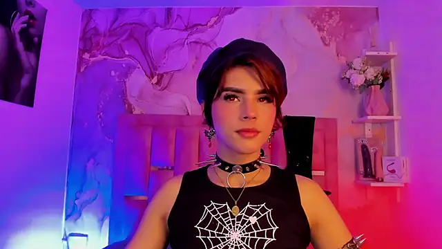 Snapshot of DannysaStar chatting on 09.19.25 DannysaStar online show from 09.19.25