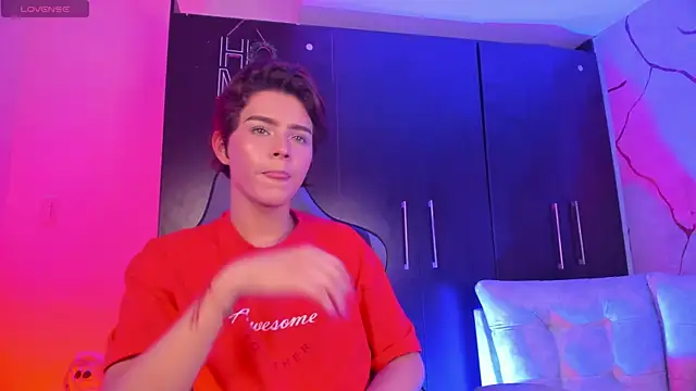 Snapshot of DannysaStar chatting on 09.28.25 DannysaStar online show from 09.28.25