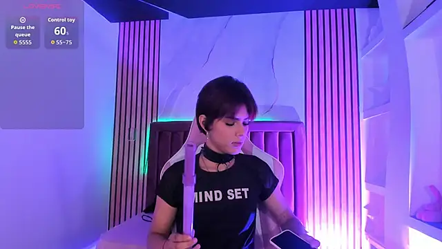 Snapshot of DannysaStar chatting on 10.06.25 DannysaStar online show from 10.06.25