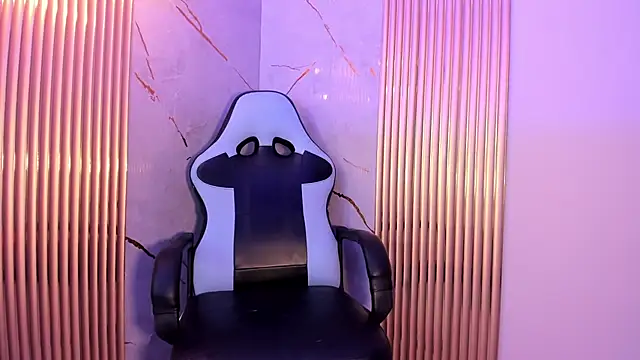 Ivone Rose  online show from 11.05.25