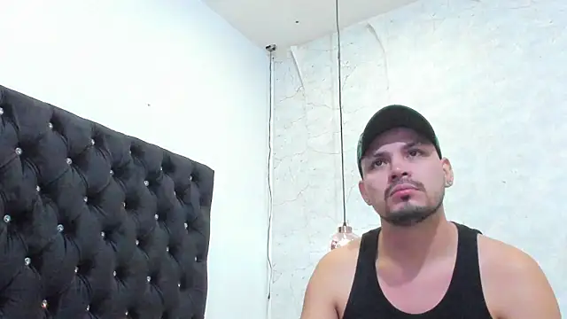 Snapshot of AndresSterling_ chatting on 10.03.25 AndresSterling online show from 10.03.25