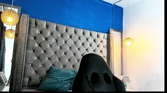 latinhotmuscle online show from 11.19.25