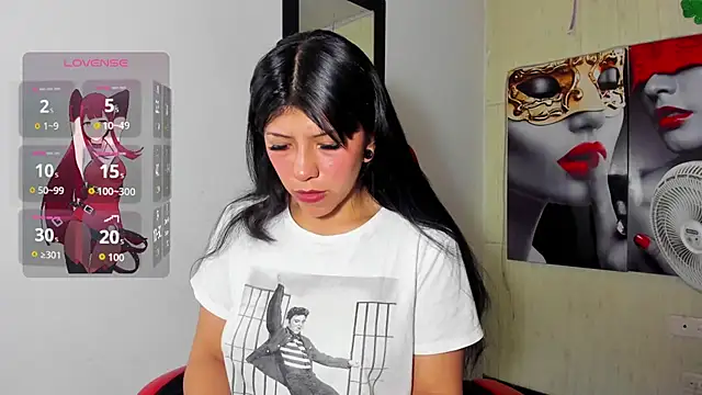 Snapshot of Raven_Rouge_ chatting on 09.18.25 Raven Rouge online show from 09.18.25