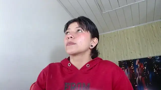 Snapshot of Raven_Rouge_ chatting on 09.28.25 Raven Rouge online show from 09.28.25