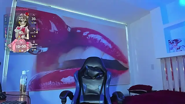 Snapshot of Raven_Rouge_ chatting on 10.04.25 Raven Rouge online show from 10.04.25