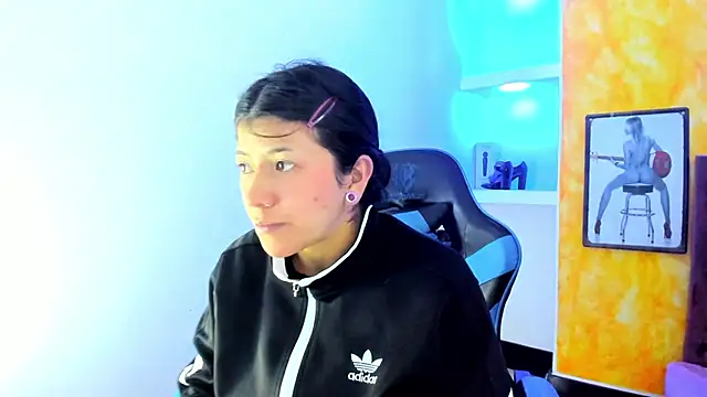 Snapshot of Raven_Rouge_ chatting on 10.09.25 Raven Rouge online show from 10.09.25