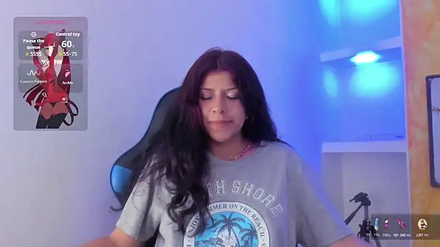 Snapshot of Raven_Rouge_ chatting on 11.16.25 Raven Rouge online show from 11.16.25