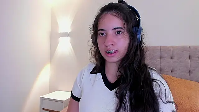 Nicol Chang online show from 11.19.25