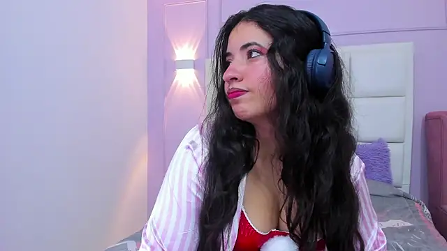 Nicol Chang online show from 12.02.25