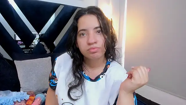 Snapshot of Nicol_Chang chatting on 02.14.26 Nicol Chang online show from 02.14.26