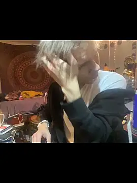 XanderOzzz online show from 11.24.25