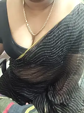 Snapshot of Tamil-rami chatting on 11.24.25 Tamil-rami online show from 11.24.25