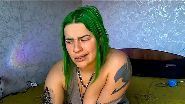 Snapshot of NeonNectar_ chatting on 10.13.25 NeonNectar online show from 10.13.25