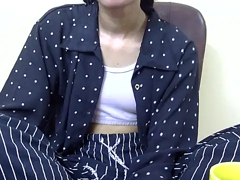 smallcuute online show from 10.30.25