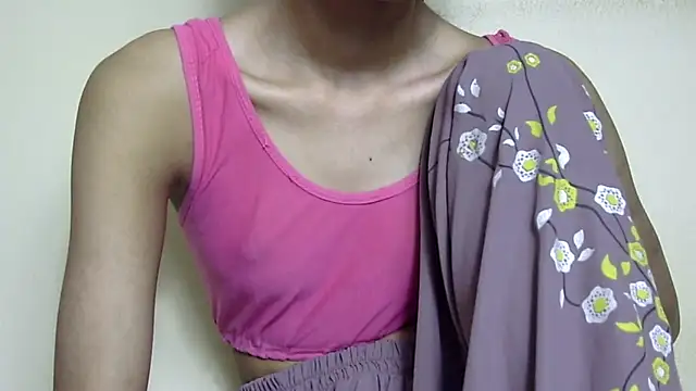 Snapshot of smallcuute chatting on 02.15.26 smallcuute online show from 02.15.26