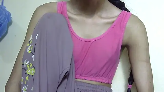 Snapshot of smallcuute chatting on 02.19.26 smallcuute online show from 02.19.26