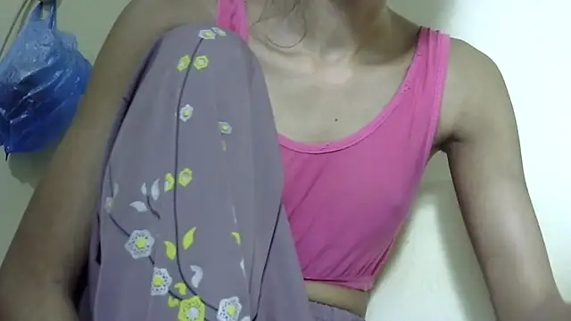 Snapshot of smallcuute chatting on 02.20.26 smallcuute online show from 02.20.26