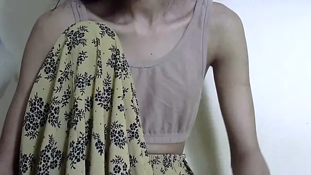 Snapshot of smallcuute chatting on 02.20.26 smallcuute online show from 02.20.26