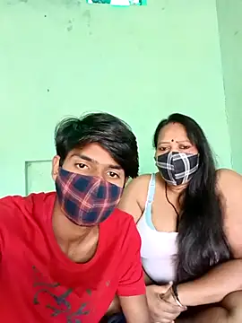 LoveOnStream online show from 10.18.25