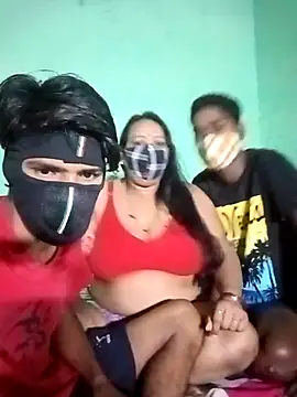 LoveOnStream online show from 10.24.25