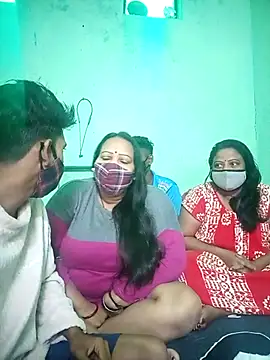 LoveOnStream online show from 11.19.25