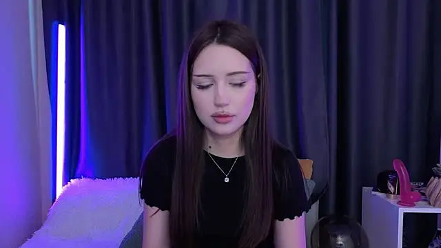 Snapshot of BlackEyesGirl chatting on 06.10.26 BlackEyesGirl online show from 06.10.26