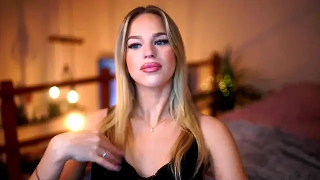 Emilyvanroessel online show from 11.06.25