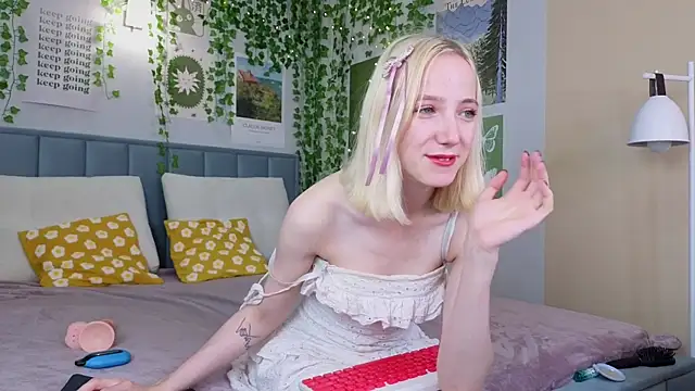 EmmaNovak online show from 10.06.25