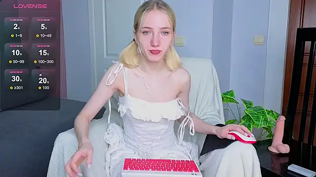 EmmaNovak online show from 11.15.25