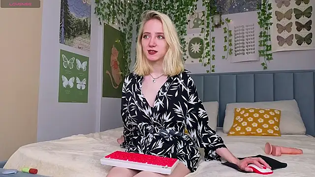 EmmaNovak online show from 12.03.25