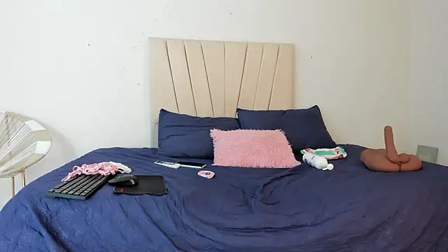  Miaa khalifa  online show from 04.04.26