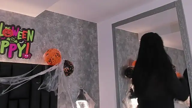 crystaldarliing online show from 10.27.25