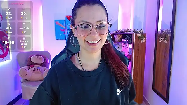 AlanaGarcia19 online show from 01.14.26