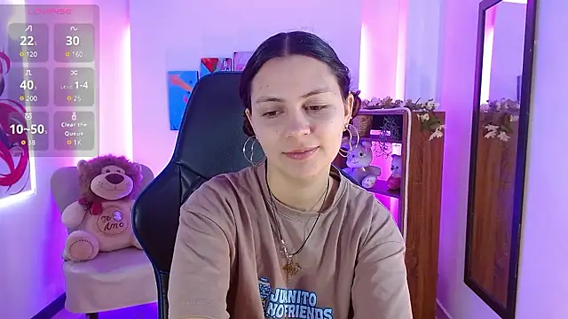 AlanaGarcia19 online show from 01.15.26