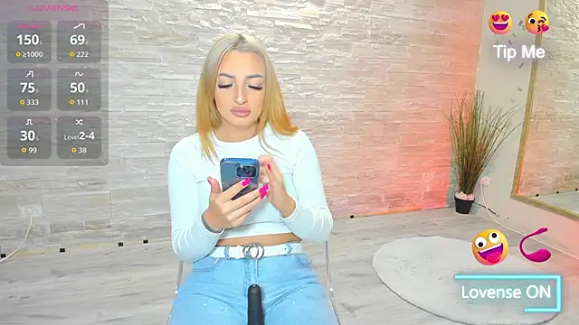 Lexi Blazee online show from 10.04.25