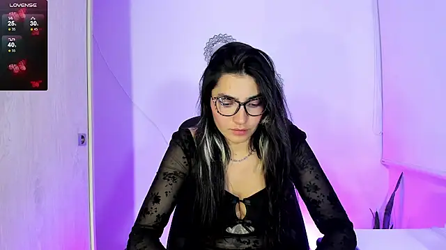 Snapshot of bella_thorne3 chatting on 09.13.25 bella thorne3 online show from 09.13.25