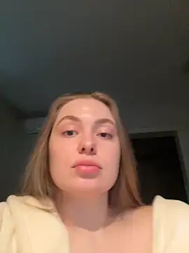 DeniMilkyyyyy online show from 10.15.25