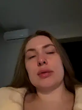 DeniMilkyyyyy online show from 10.25.25