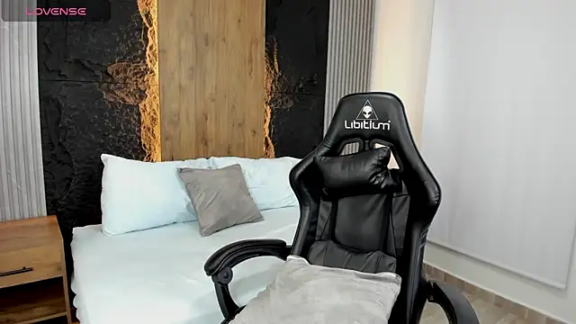 Clara Luu online show from 10.11.25