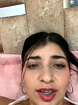 Snapshot of Isaa-Sweet chatting on 09.11.25 Isaa-Sweet online show from 09.11.25