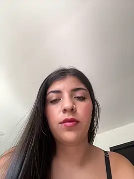 Snapshot of Isaa-Sweet chatting on 10.09.25 Isaa-Sweet online show from 10.09.25