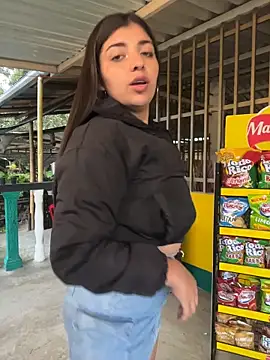 Snapshot of Isaa-Sweet chatting on 11.28.25 Isaa-Sweet online show from 11.28.25